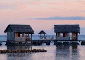 Bungalow Pilotis sur l'eau Lakana Hotel