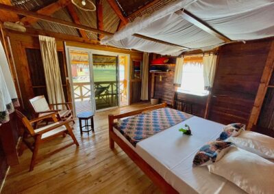 Grand bungalows sur pilotis